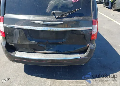 2015 Chrysler Town & Country Touring из США, поврежденный, VIN 2C4RC1BG4FR751793